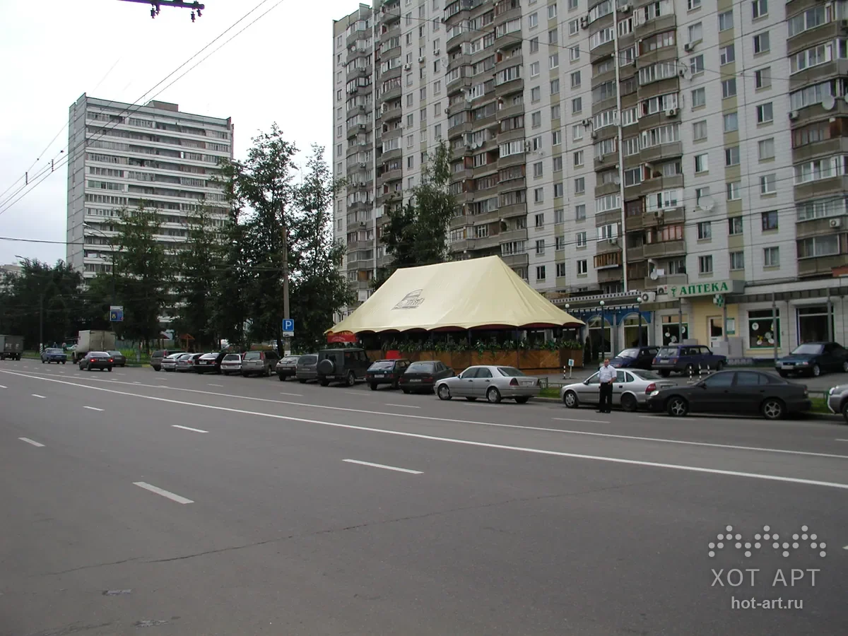 Шатёр ресторана «Колизей» на улице Наметкина